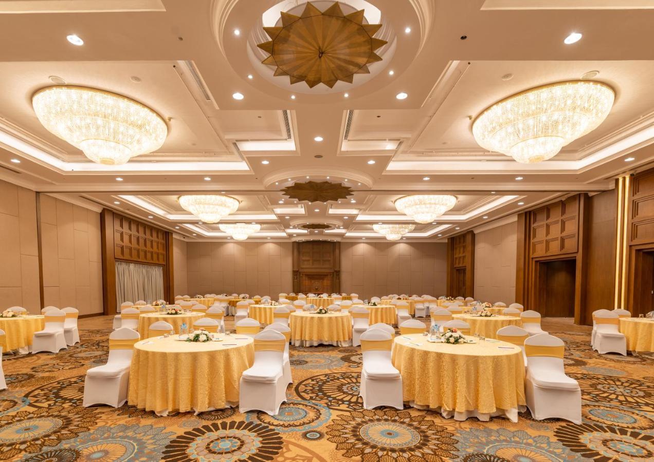 The Soaltee Kathmandu Hotel Exterior photo